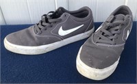 Size 12 Nike SB Charge Shoes