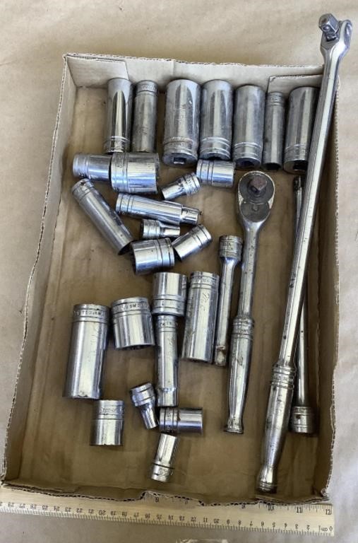 Lot of Snap-On sockets & wrenches - standard