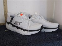 SKECHERS SHOES -- SZ 8