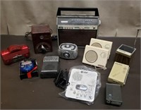 Lot of Vintage Radios, Portable Radios, AT&T
