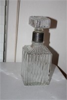 Glass decanter with stopper, 9 1/2" tall