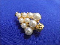 Faux Pearl 1.5" Christmas Tree Brooch