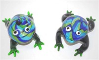 Pair of art glass frogs