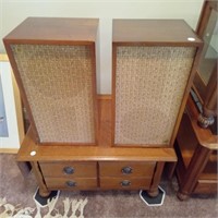 Pair of Vintage AR2 Speakers