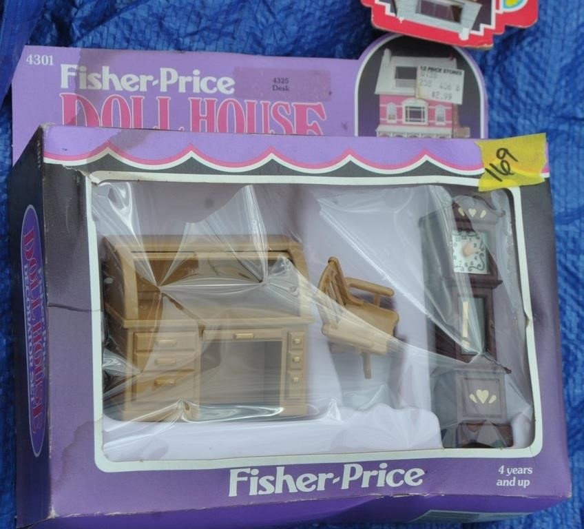 1985 Fisher price Dollhouse decorator desk