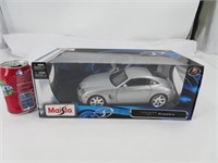 Chrysler Crossfire , Voiture die cast 1:18 Maisto