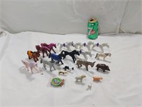 21 animaux Playmobil,  12 chevaux,  1 poulain,  1