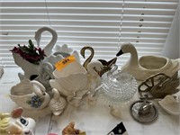 LARGE LOT OF MIXED SWAN FIGURINES DECOR