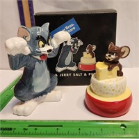 Tom and Jerry salt and pepper shaker set