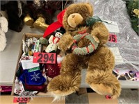Holiday décor & Christmas bear