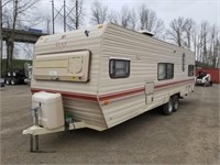 1987 Fleetwood Regal 29' T/A Camping Trailer