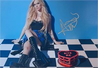 Autograph COA Avril Lavigne Photo