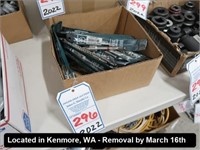 LOT, ASSORTED ROTARY HAMMER BITS IN THIS BOX