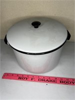 Large white and black Enameled pot with lid’s