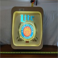 LITE BEER LIGHTED SIGN WORKING AS SHOULD