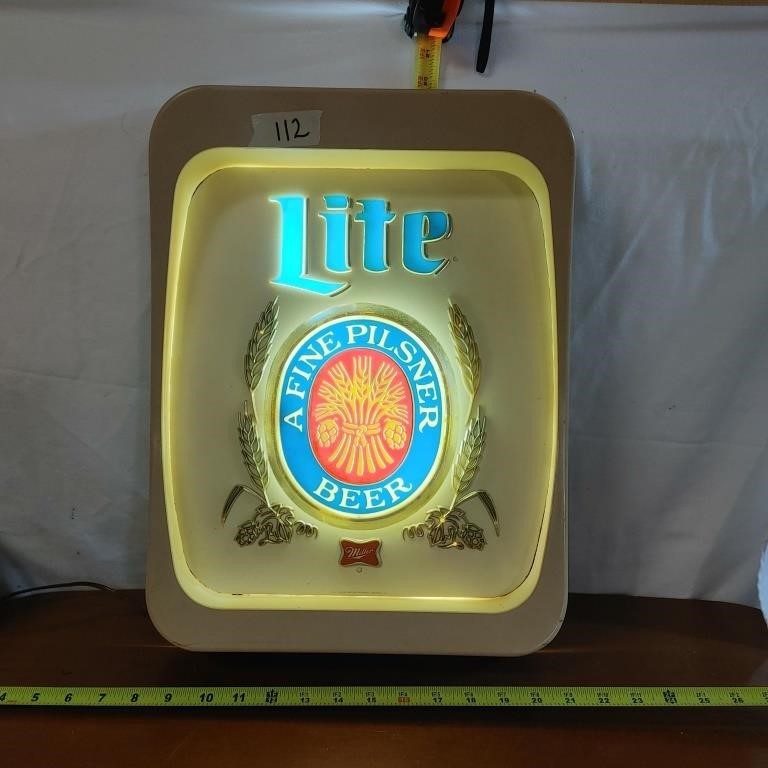 LITE BEER LIGHTED SIGN WORKING AS SHOULD