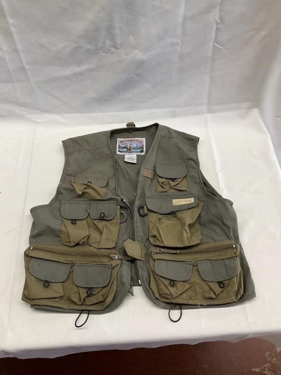 Size Large Field and Stream Hunting Vest (Used)