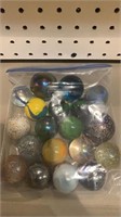 Bag of 20 vintage marbles - large glass shooter