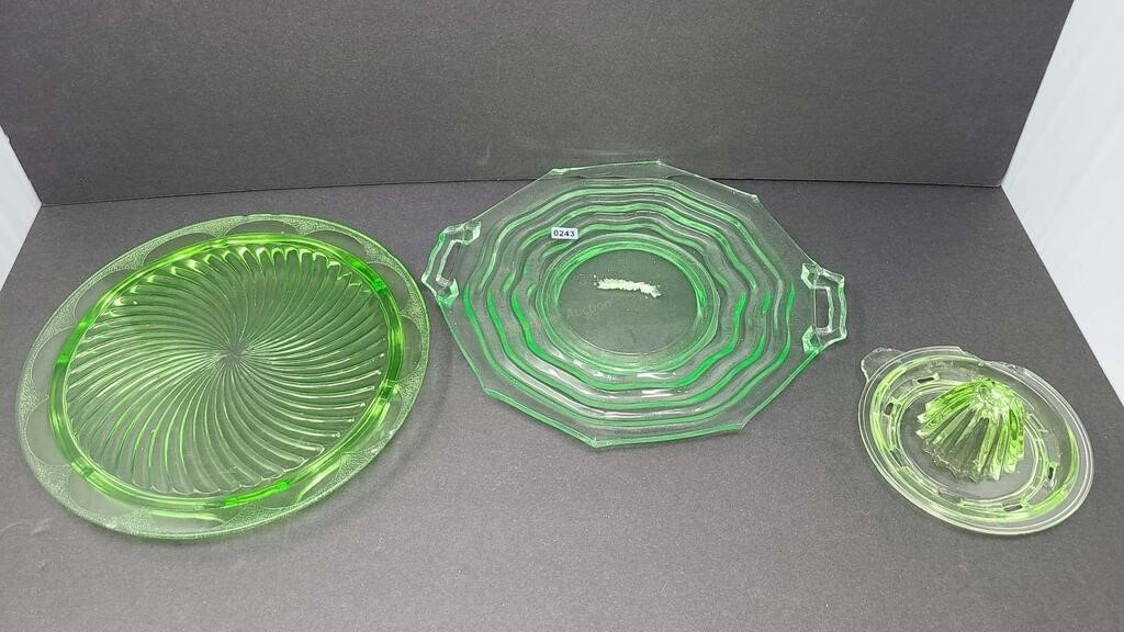 URANIUM GLASS: 2 CAKE PLATES - 1 JUICER