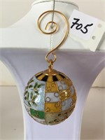 SMALL GOLD TONE METAL ENAMELED ORNAMENT