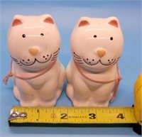 Cat Ceramic Salt & Pepper Shaker Set