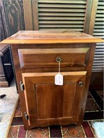 SMALL END TABLE / CABINET