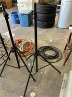 Axman microphone stand