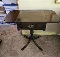 Duncan Phyffe double dropleaf side table