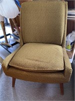 MID-CENTURY ARMLESS CHAIR