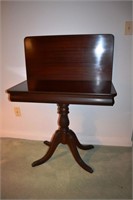 Federal-style mahogany folding top card table