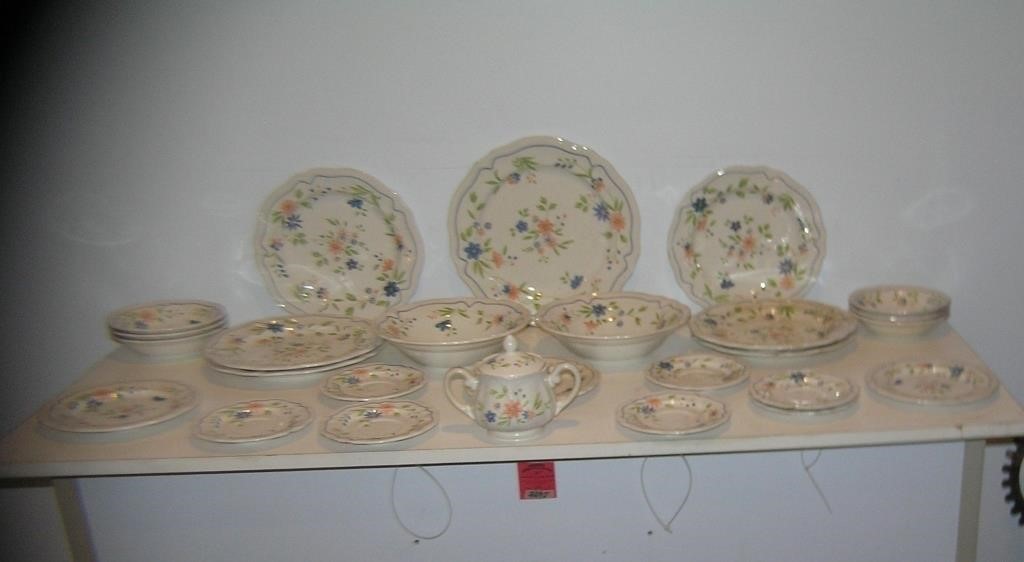 Antiques and Collectibles Auction 6-19-24