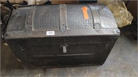 vintage steamer trunk with tray
