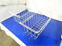 LOT, 3 PCS ASST SIZE WIRE BASKETS