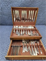 Oneida Community Tudor stainless silverware in