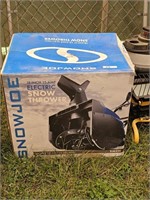 18-in electric snow thrower