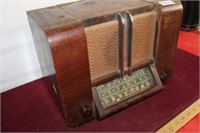 RCA Victor Wooden Tube Radio