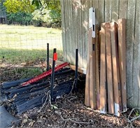 Lot plastic fence posts & vinyl fence post covers
