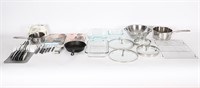 Lodge Cast Iron Skillet, Glass Bakeware, Pots