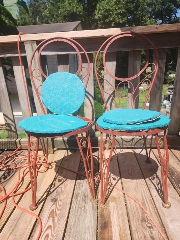 14x34x14 metal chairs round seats,  leaf design