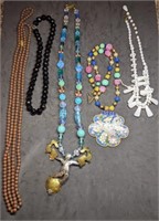 Group of nice vintage costume jewelry necklaces