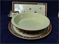 4PC CHRISTMAS SERVING CHINA