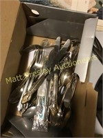 LOT OF ONEIDA AND OTHER SILVERPLATED