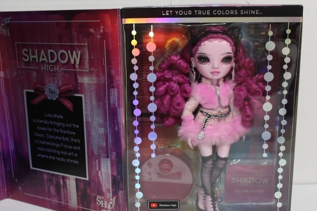 NIB Rainbow High, Lola Wilde Doll