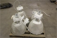 (4) Light Fixtures & (1) Light Fixture For Parts