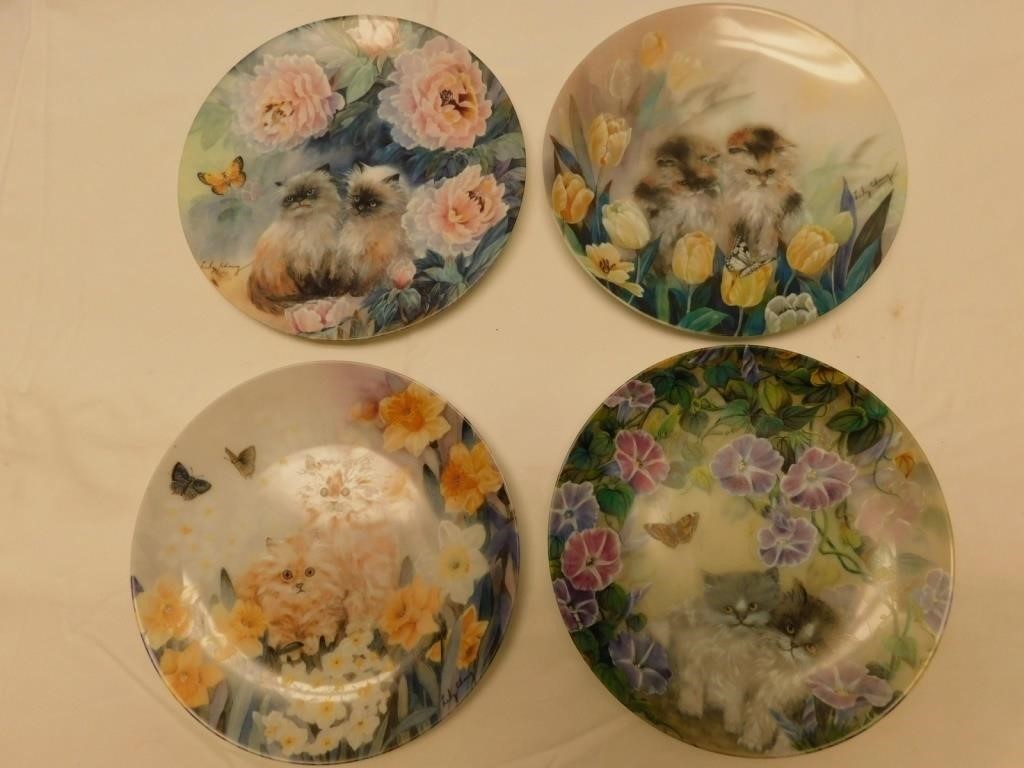 4 Petal Pals decorative kitten plates