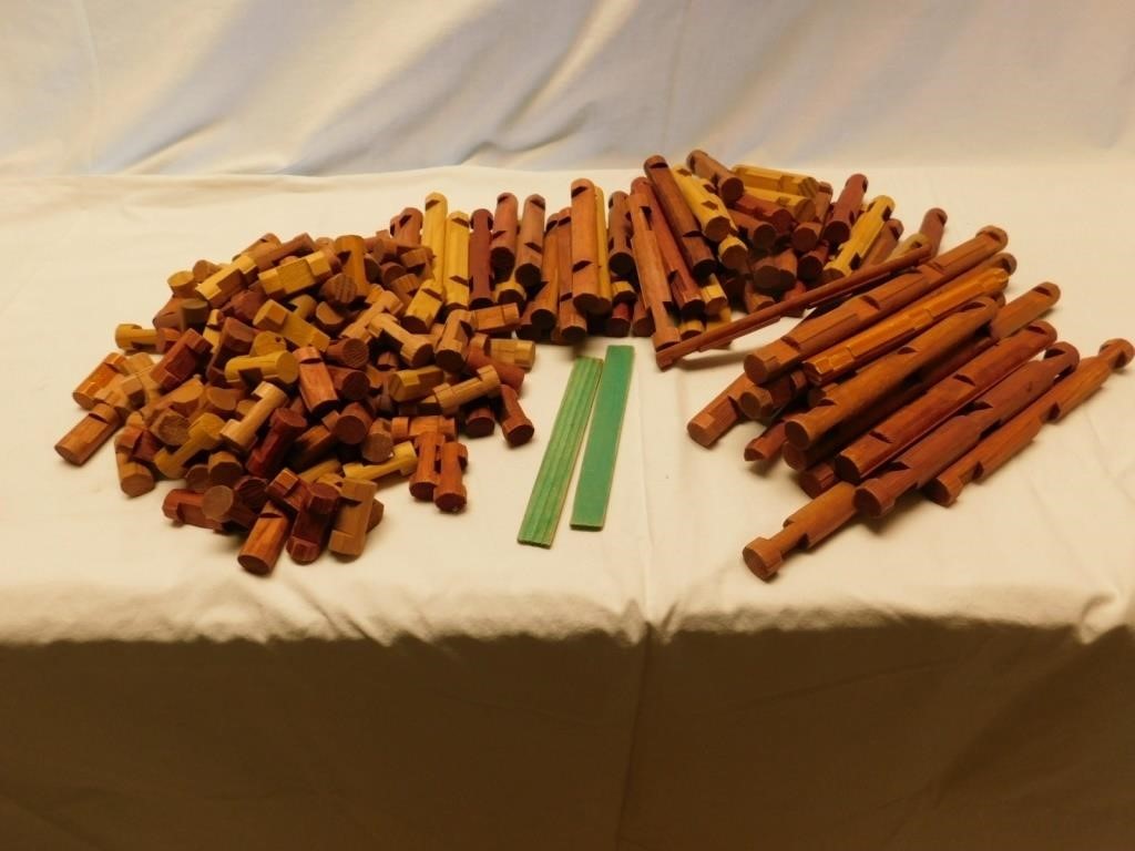 Bunch of Lincoln logs