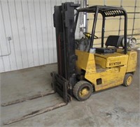 Hyster S50XL 3,500 lbs. propane lift truck with