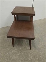 16x 27x 22 in mid-century end table