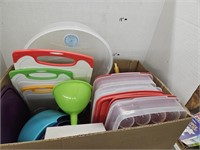 Box Lot of Kitchen Plasticware/Bowls/Strainer Etc