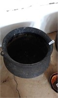 17 inch cast iron pot